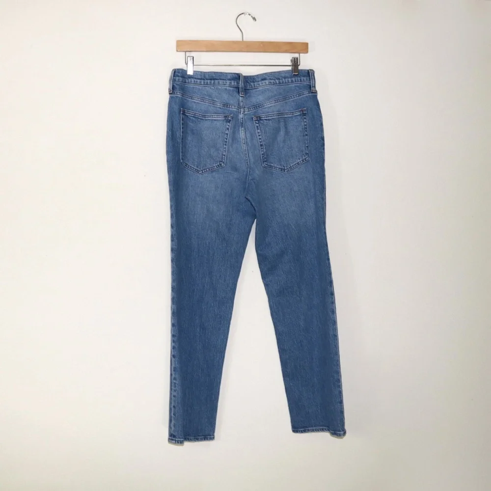 J.Crew Mid-Rise '90s Classic Straight-Fit Jeans in Pheasant Wash - Picture 4 of 12